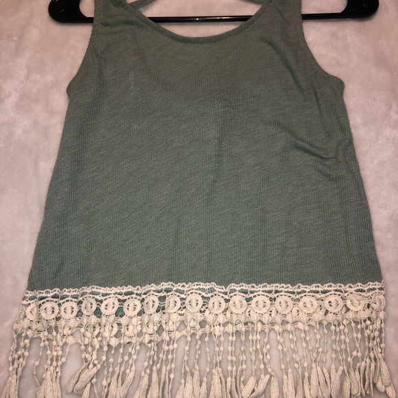 Crop top - Picture 2 of 3